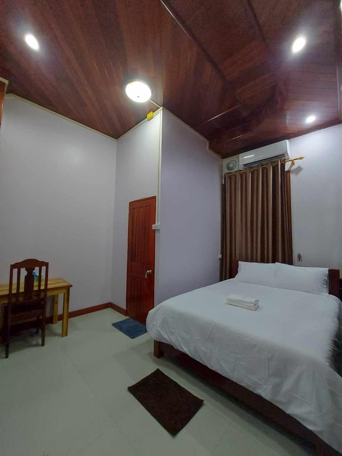 Inthavong Hotel/Guest House Vang Vieng Exterior photo